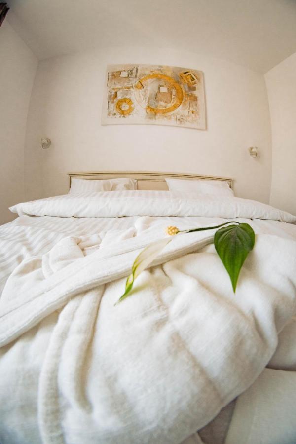 Hotel B4 Орадеа Екстериор снимка