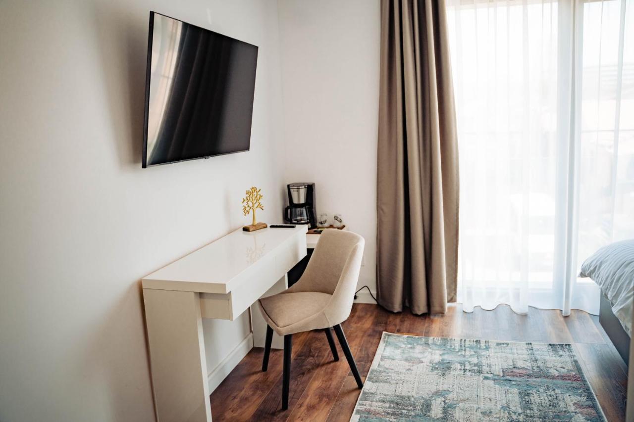 Hotel B4 Орадеа Екстериор снимка