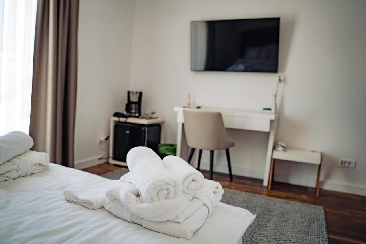 Hotel B4 Орадеа Екстериор снимка