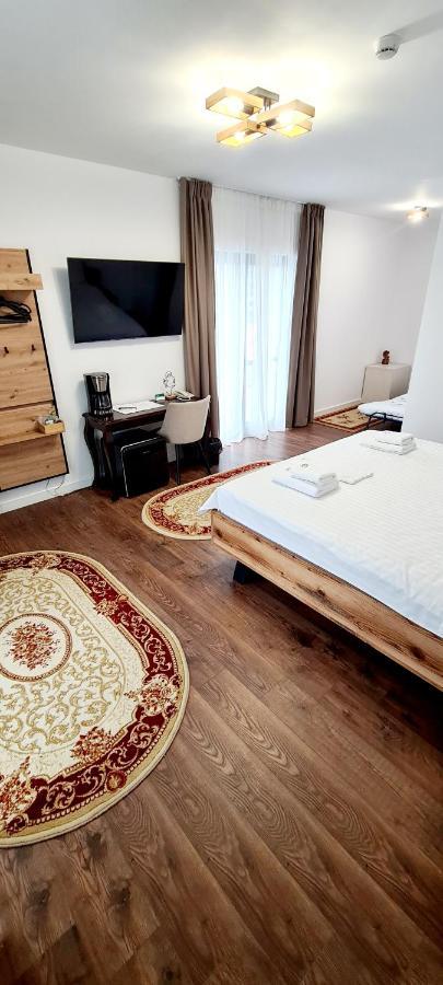 Hotel B4 Орадеа Екстериор снимка
