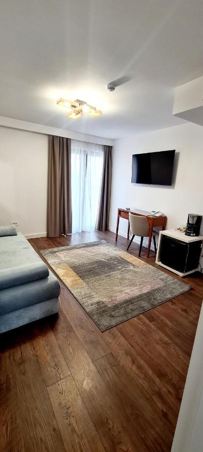 Hotel B4 Орадеа Екстериор снимка