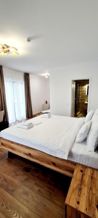 Hotel B4 Орадеа Екстериор снимка