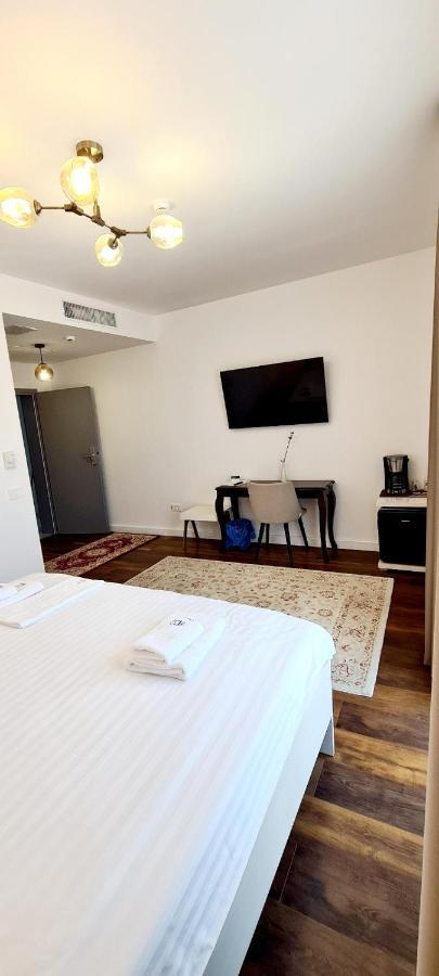 Hotel B4 Орадеа Екстериор снимка