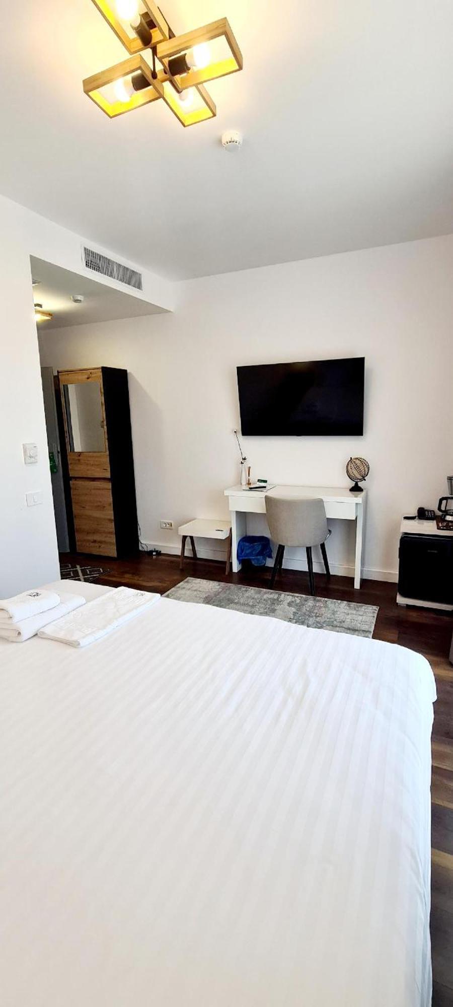 Hotel B4 Орадеа Екстериор снимка