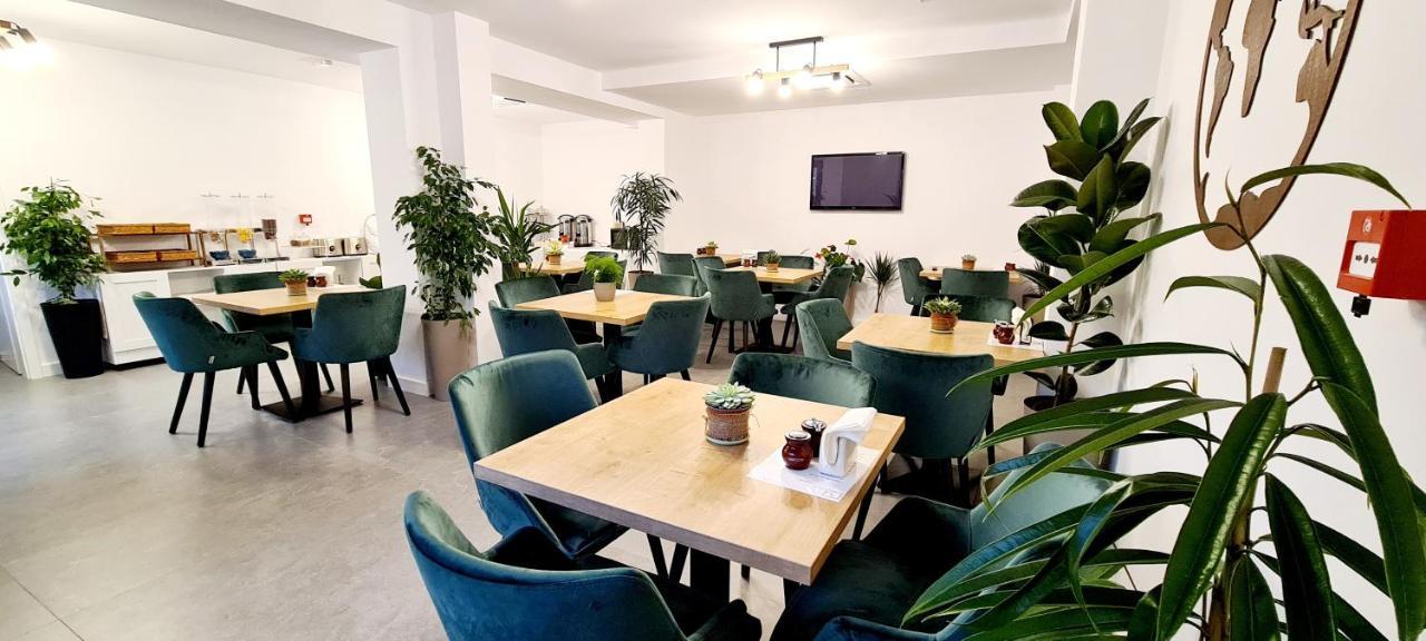 Hotel B4 Орадеа Екстериор снимка
