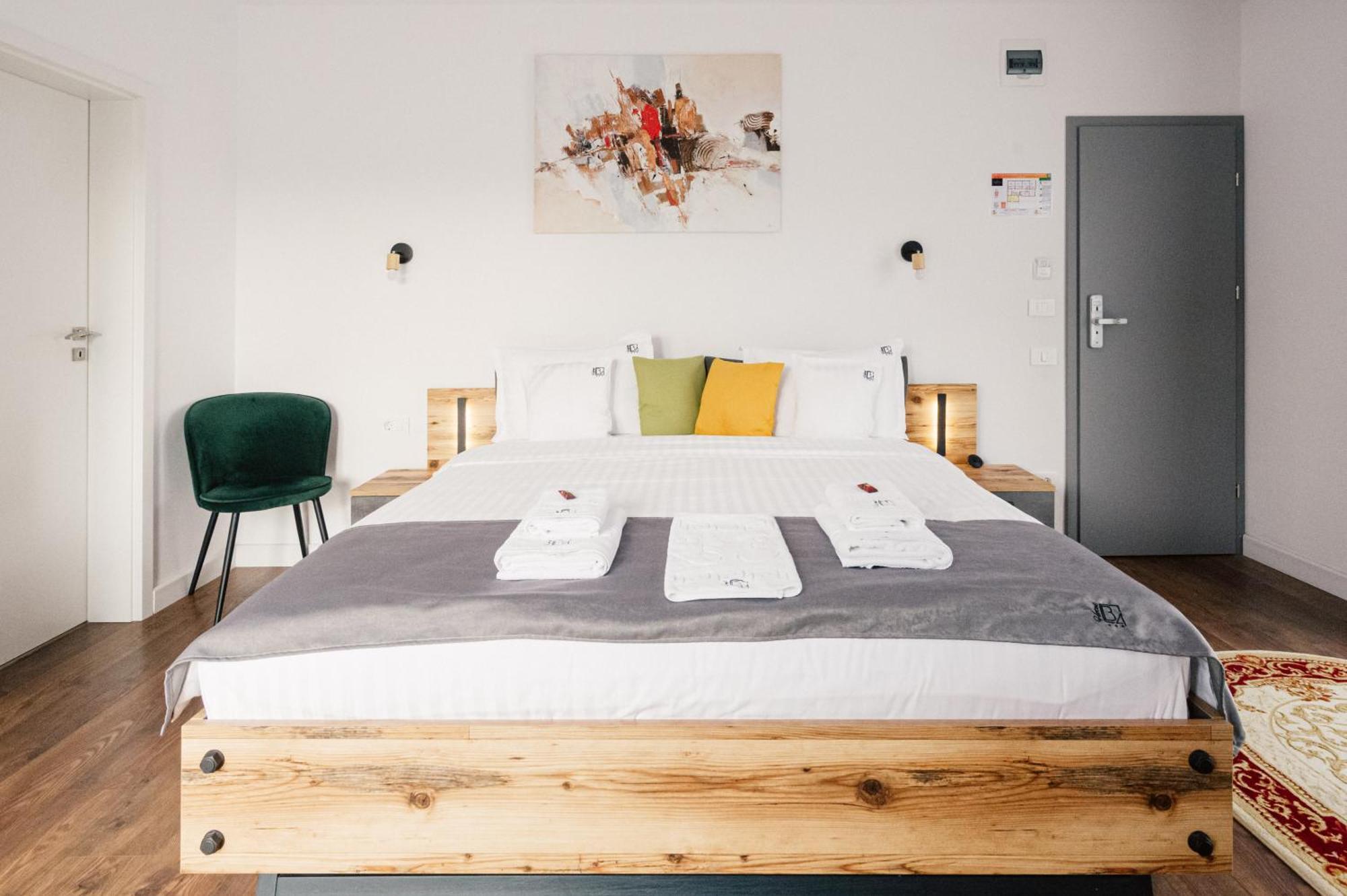 Hotel B4 Орадеа Екстериор снимка