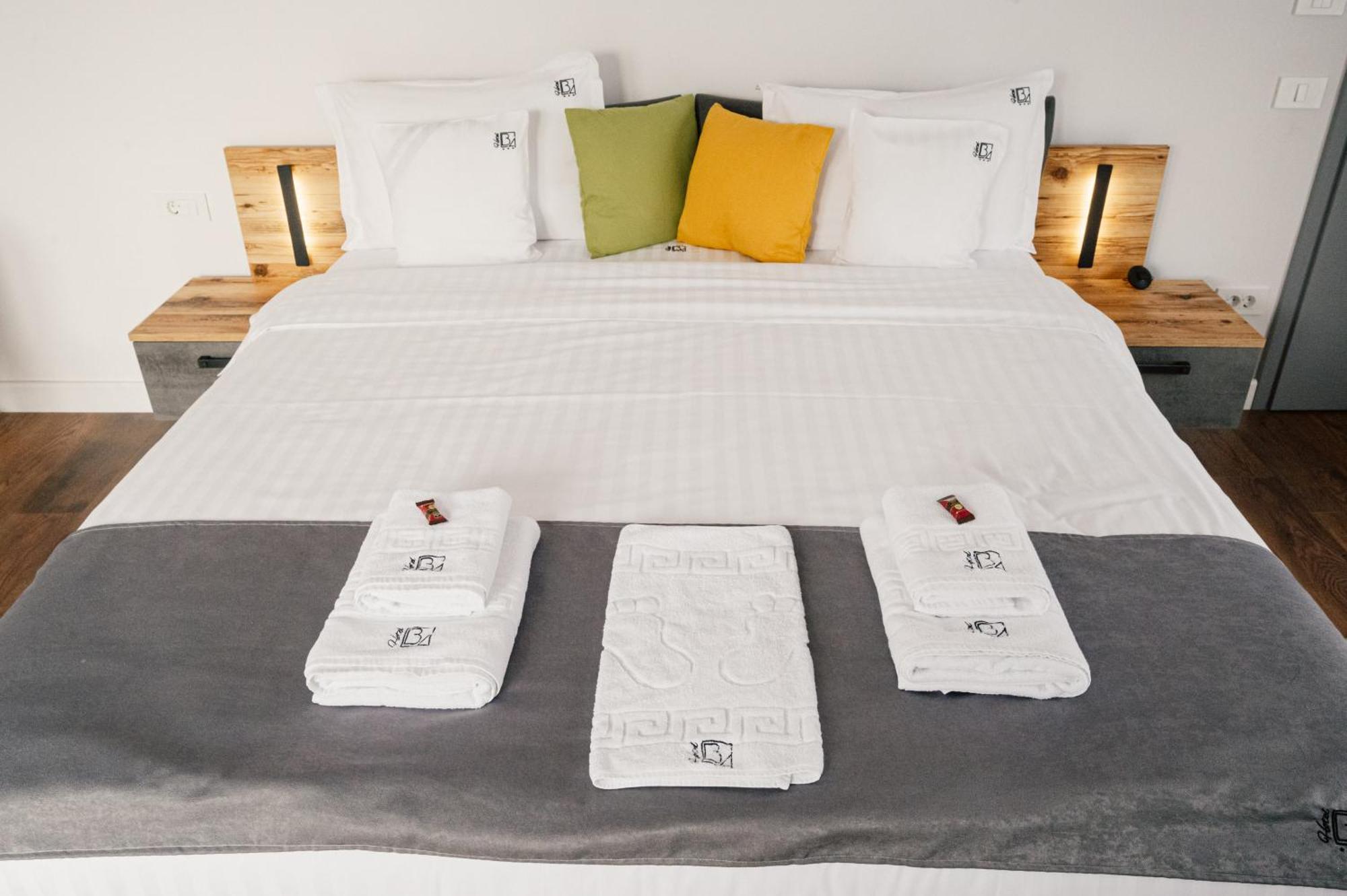 Hotel B4 Орадеа Екстериор снимка