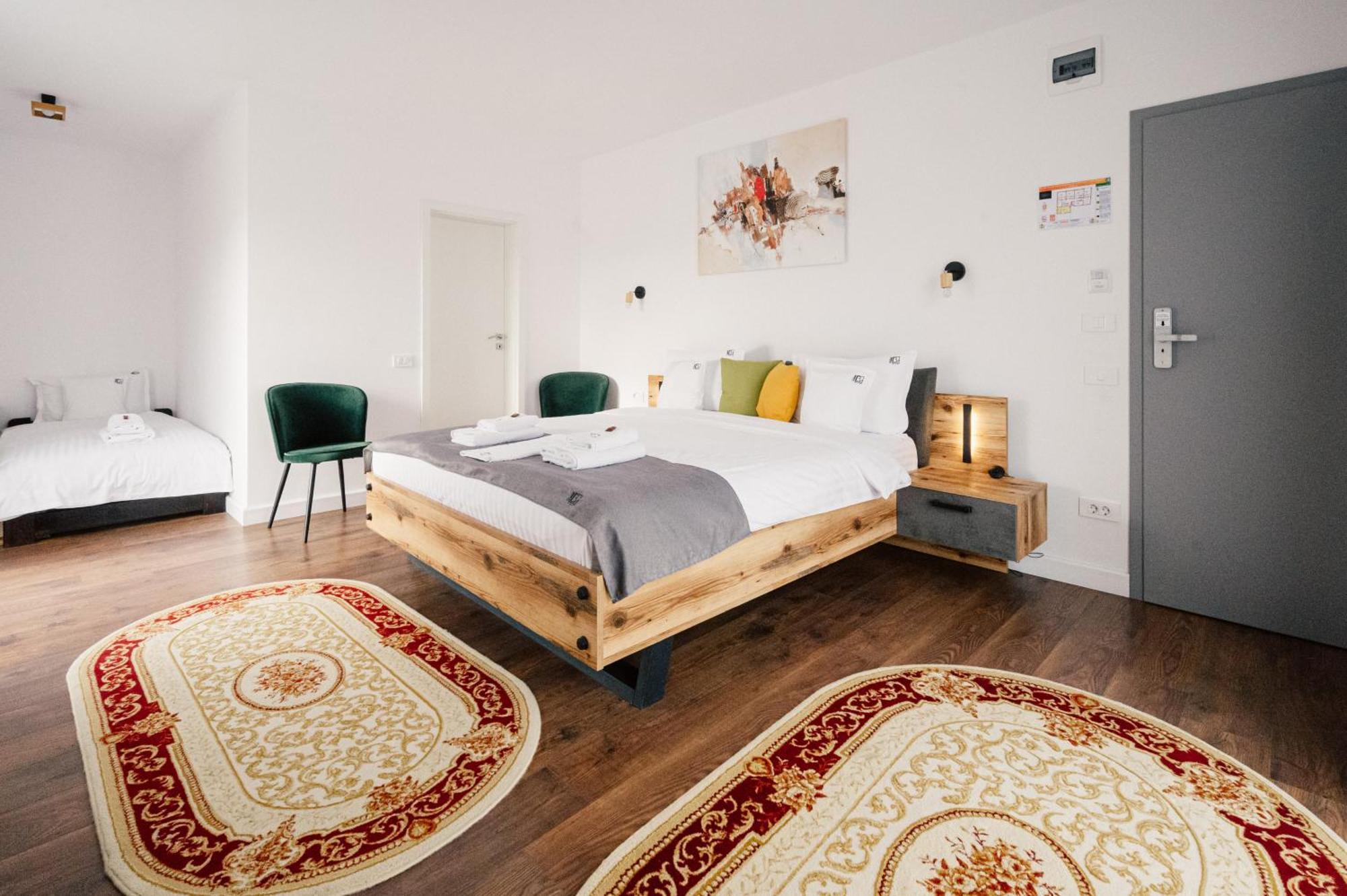 Hotel B4 Орадеа Екстериор снимка