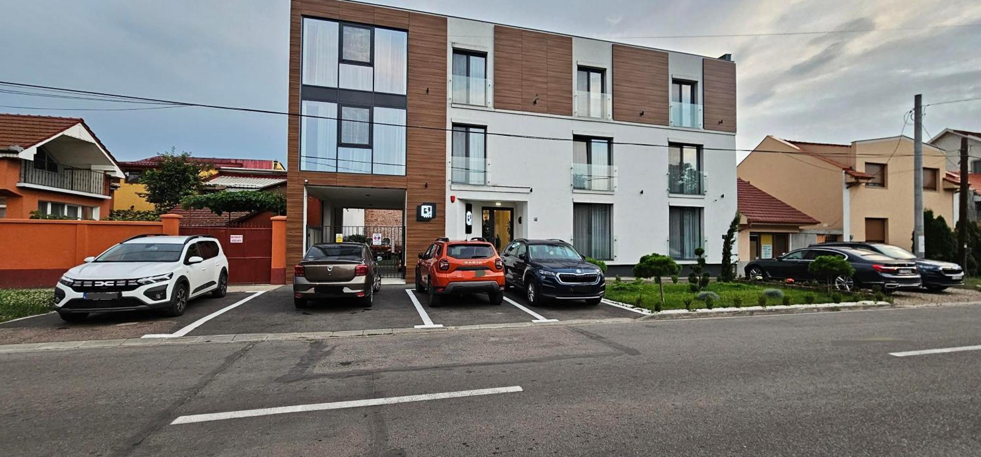Hotel B4 Орадеа Екстериор снимка
